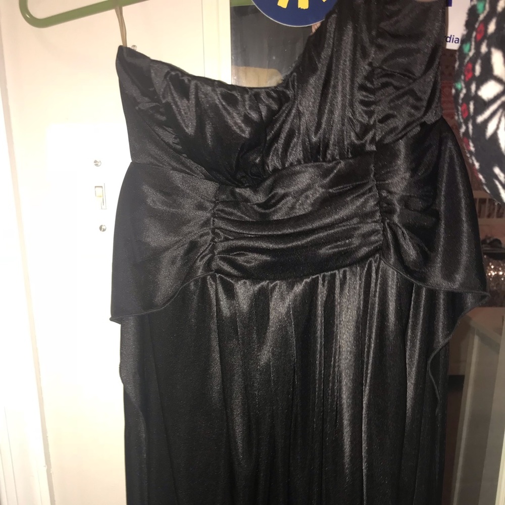 black strapless homecoming dress